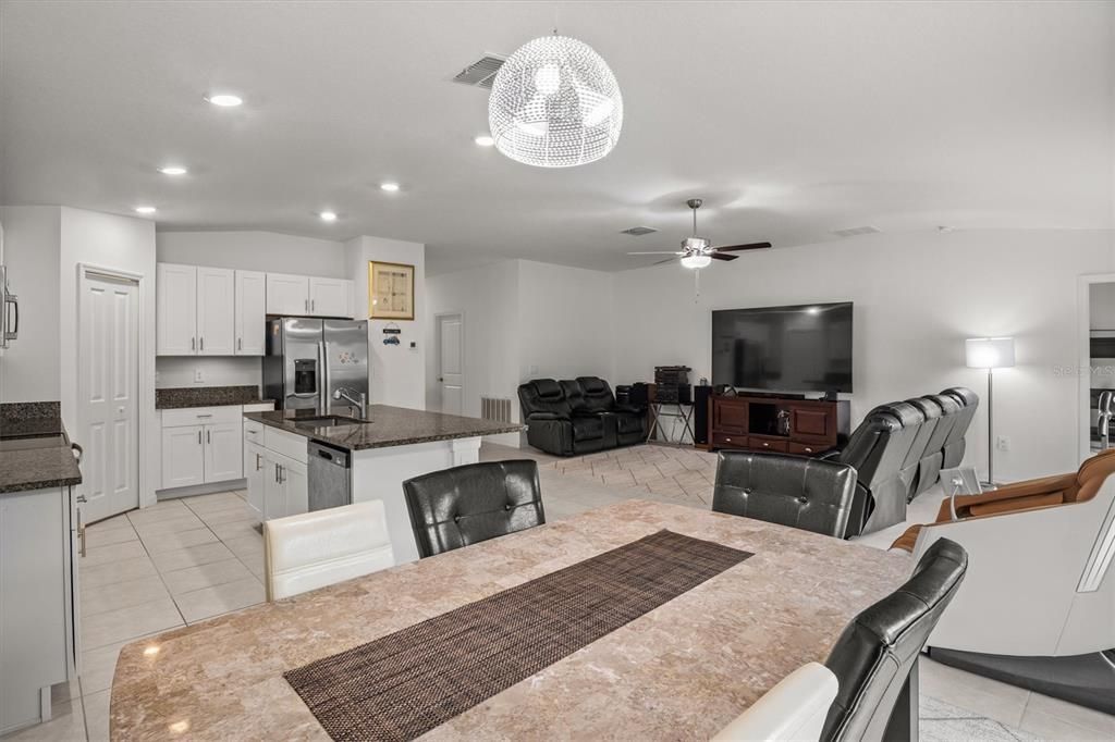 For Sale: $339,000 (4 beds, 2 baths, 1918 Square Feet)