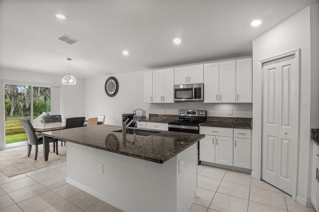 For Sale: $339,000 (4 beds, 2 baths, 1918 Square Feet)