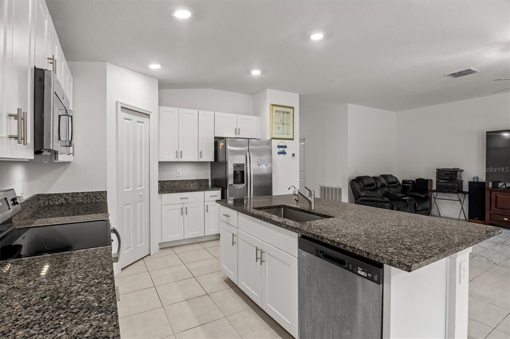 For Sale: $339,000 (4 beds, 2 baths, 1918 Square Feet)