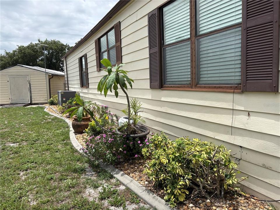 Active With Contract: $125,000 (2 beds, 2 baths, 1248 Square Feet)