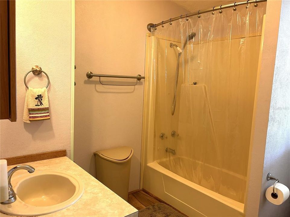 Active With Contract: $125,000 (2 beds, 2 baths, 1248 Square Feet)