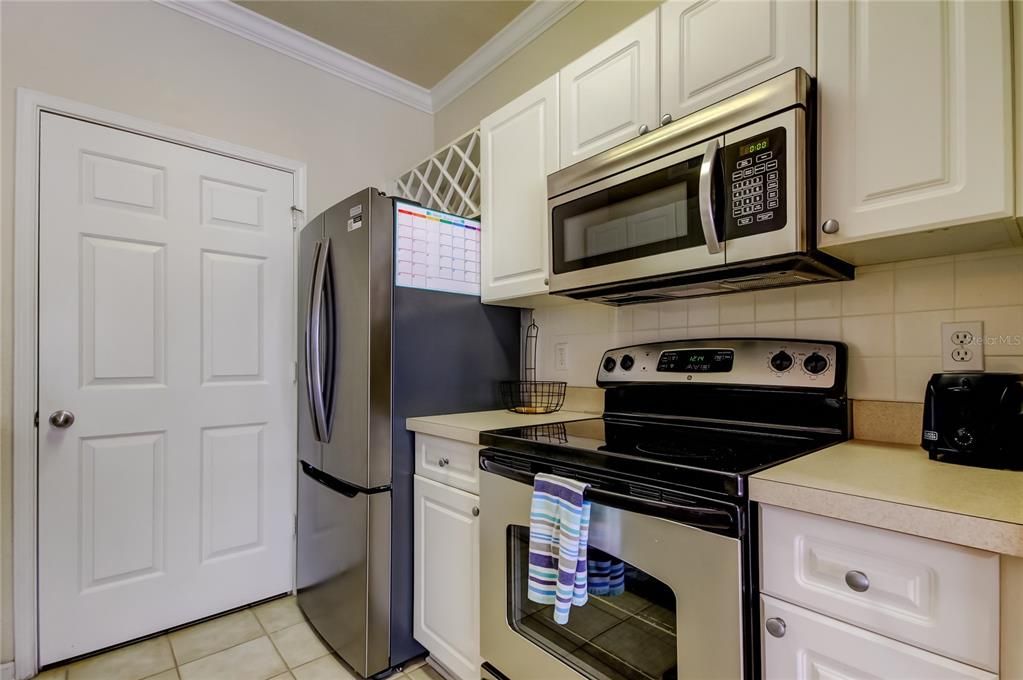 For Sale: $179,000 (2 beds, 2 baths, 1010 Square Feet)
