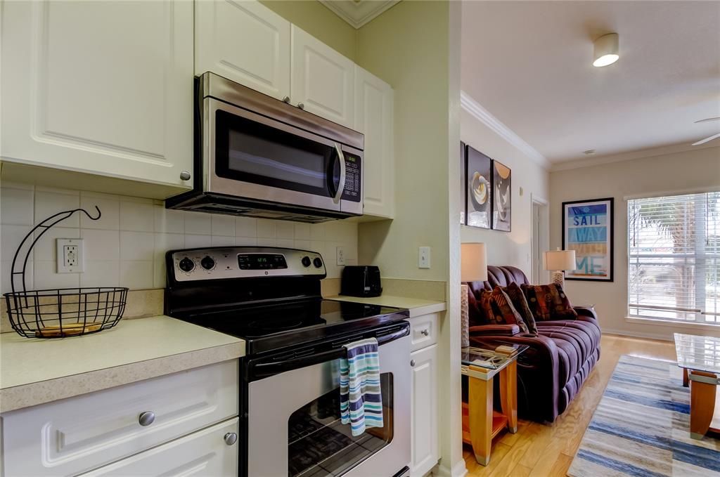 For Sale: $179,000 (2 beds, 2 baths, 1010 Square Feet)