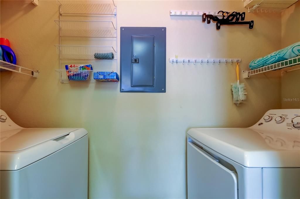 For Sale: $179,000 (2 beds, 2 baths, 1010 Square Feet)