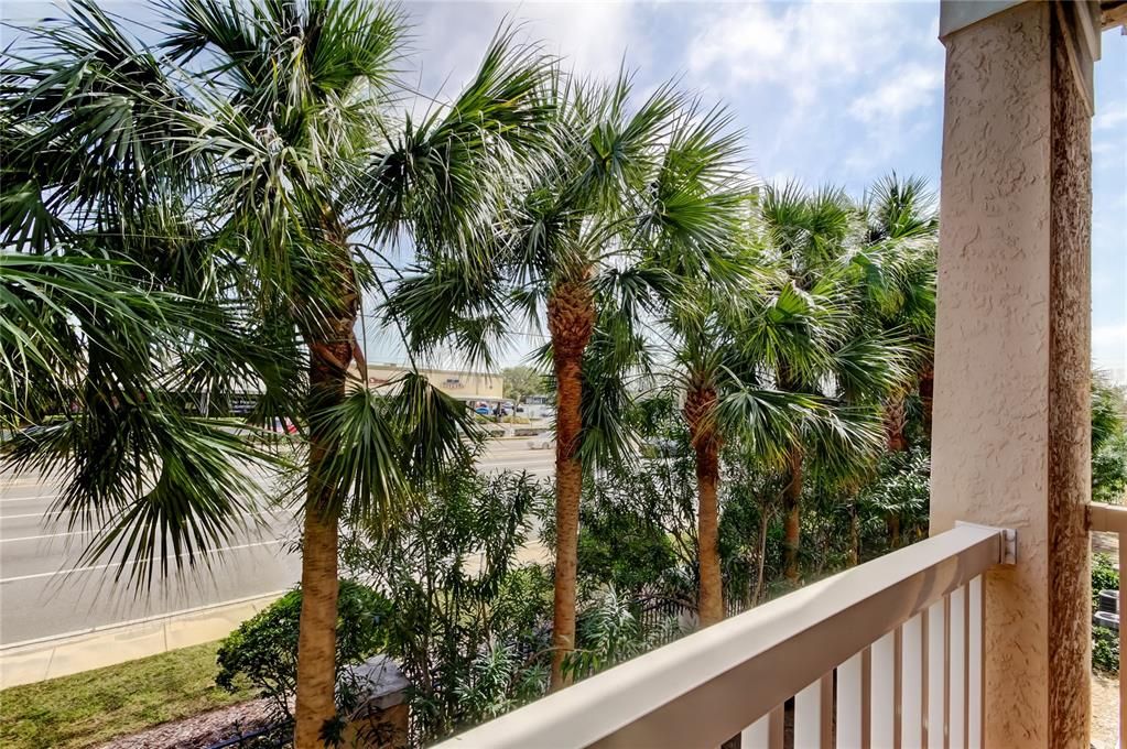 For Sale: $179,000 (2 beds, 2 baths, 1010 Square Feet)