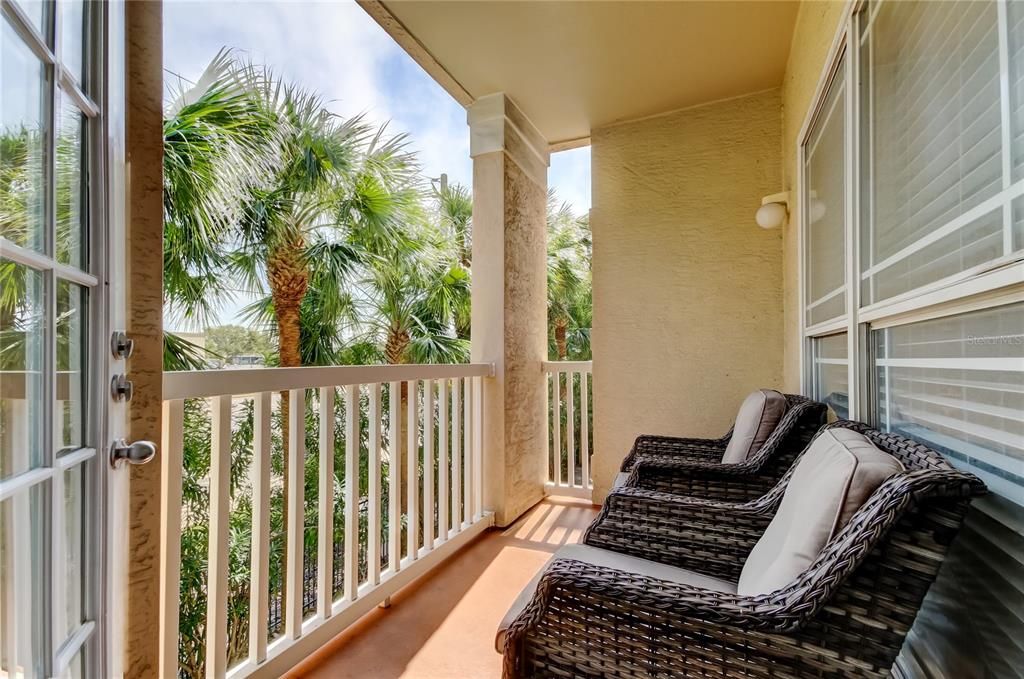 For Sale: $179,000 (2 beds, 2 baths, 1010 Square Feet)