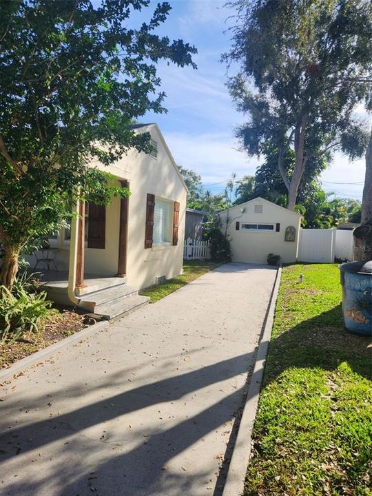 For Sale: $719,999 (2 beds, 1 baths, 1258 Square Feet)