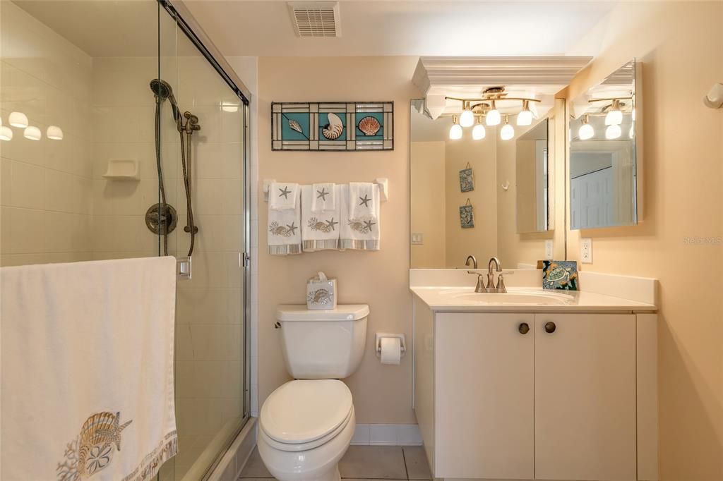 En Venta: $835,000 (3 camas, 3 baños, 2060 Pies cuadrados)