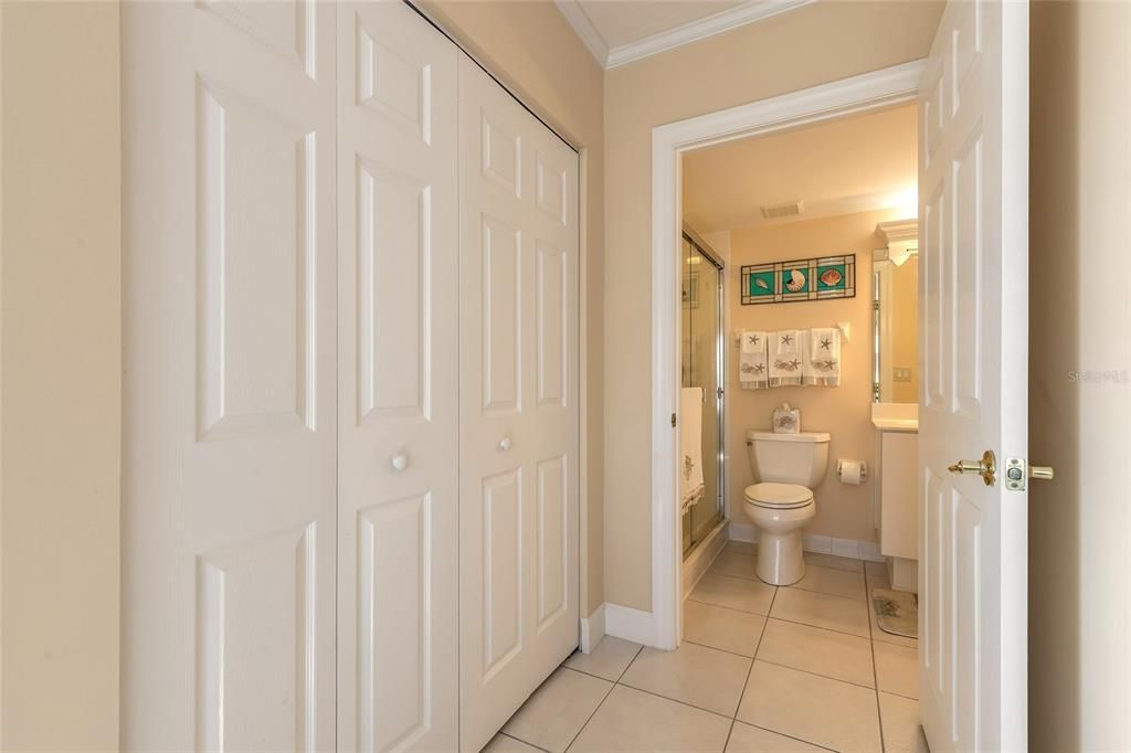 En Venta: $835,000 (3 camas, 3 baños, 2060 Pies cuadrados)