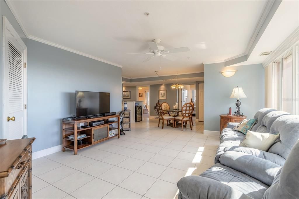 En Venta: $835,000 (3 camas, 3 baños, 2060 Pies cuadrados)