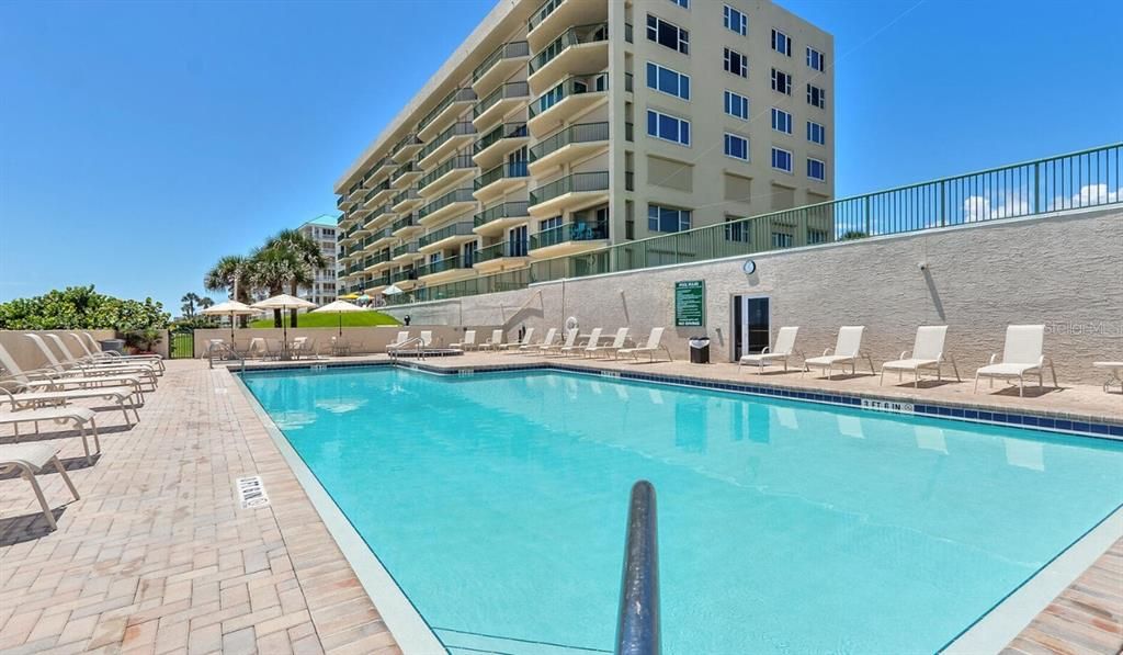 En Venta: $835,000 (3 camas, 3 baños, 2060 Pies cuadrados)