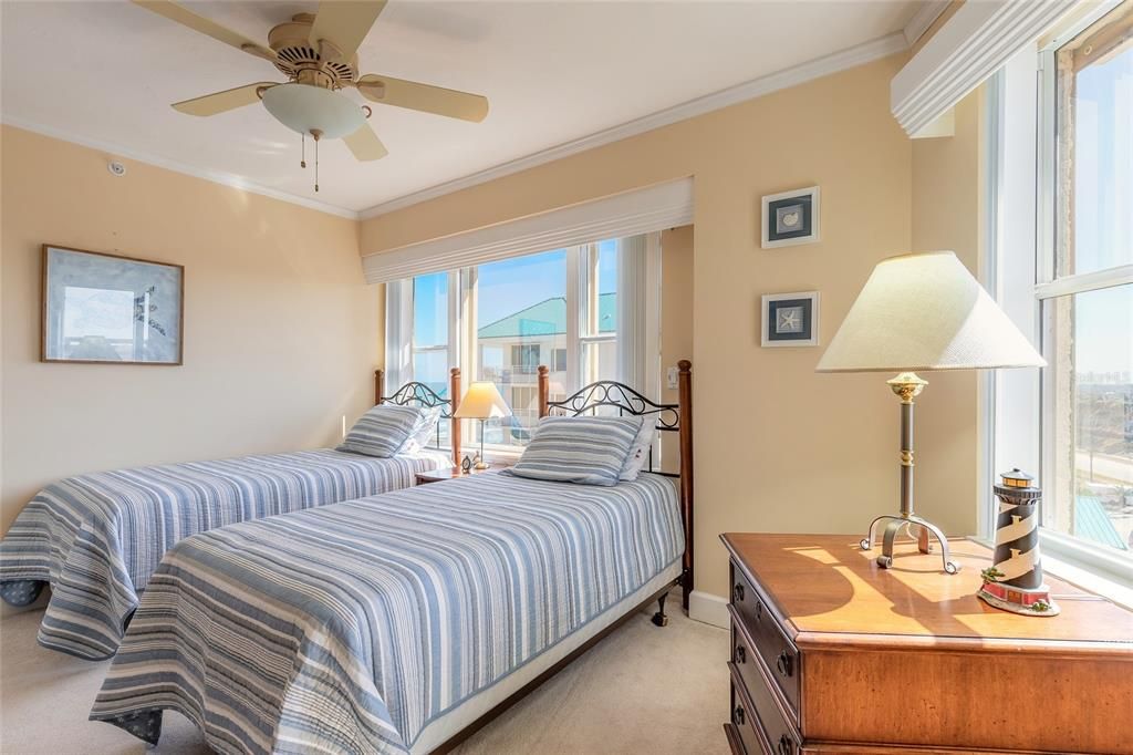 En Venta: $835,000 (3 camas, 3 baños, 2060 Pies cuadrados)