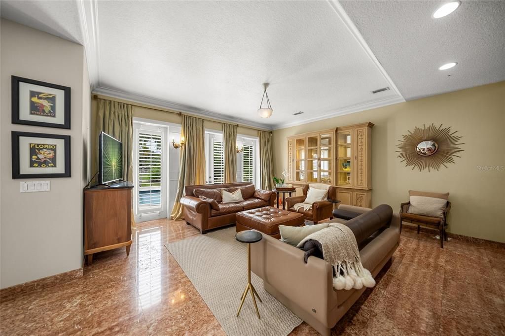 En Venta: $1,195,000 (4 camas, 4 baños, 3558 Pies cuadrados)