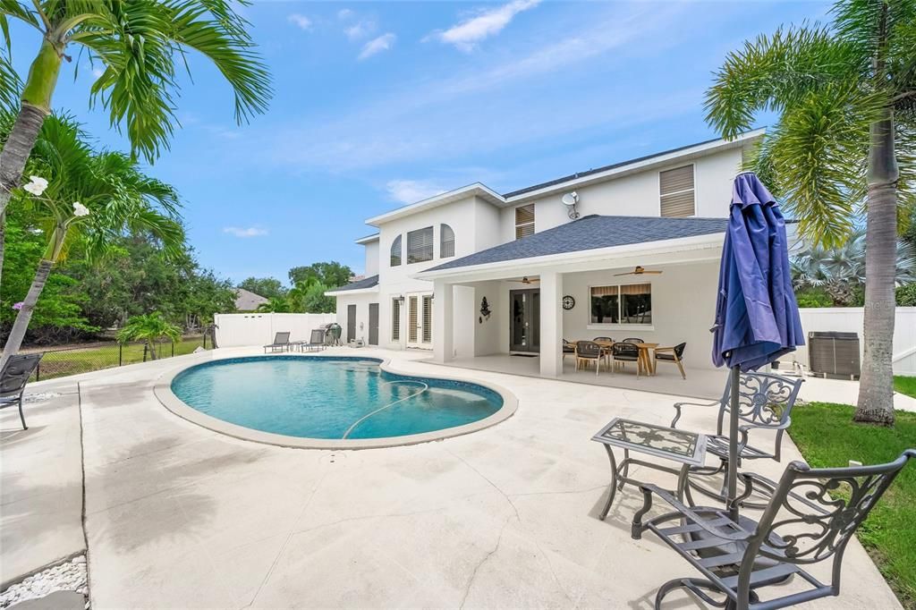 En Venta: $1,195,000 (4 camas, 4 baños, 3558 Pies cuadrados)