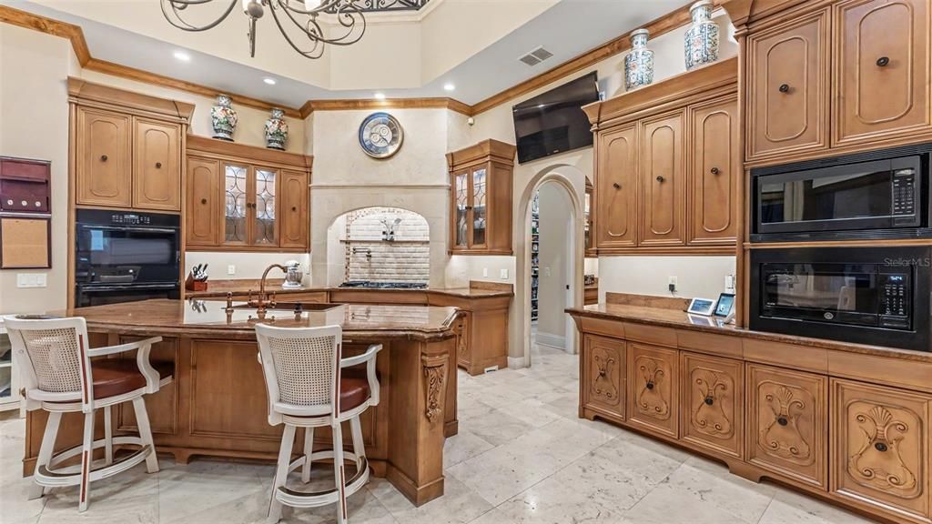 На продажу: $2,790,000 (6 спален, 7 ванн, 8340 Квадратных фут)