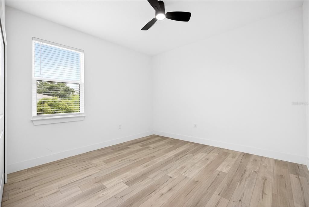 For Sale: $359,900 (4 beds, 3 baths, 1827 Square Feet)