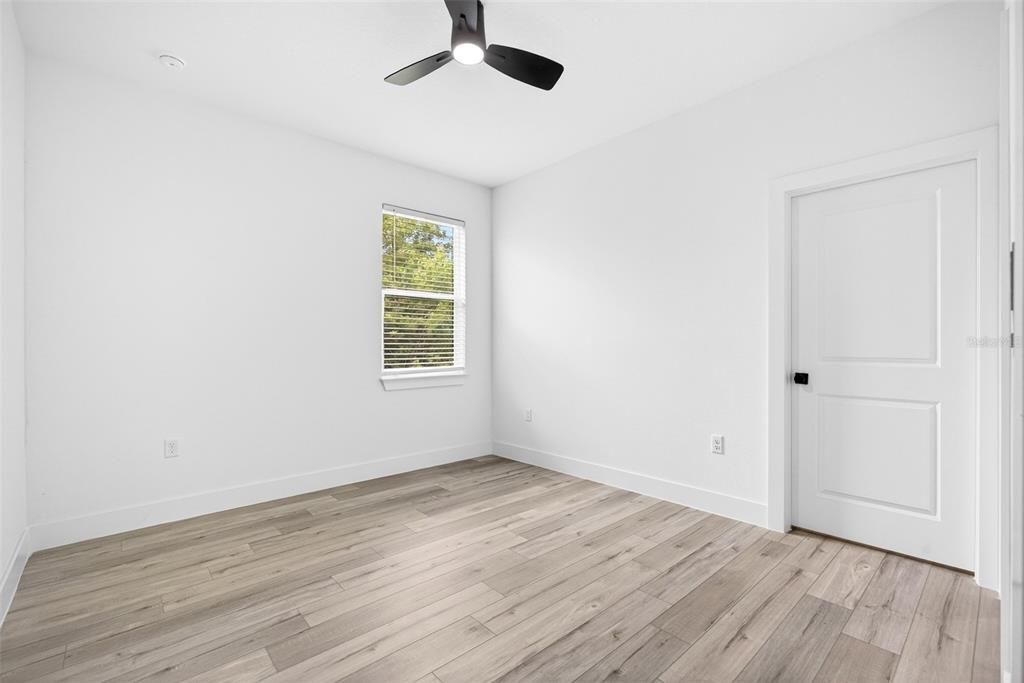 For Sale: $359,900 (4 beds, 3 baths, 1827 Square Feet)