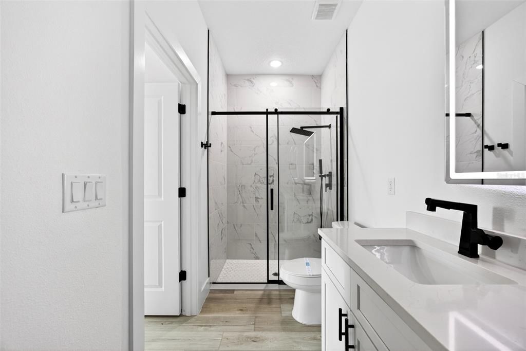For Sale: $359,900 (4 beds, 3 baths, 1827 Square Feet)