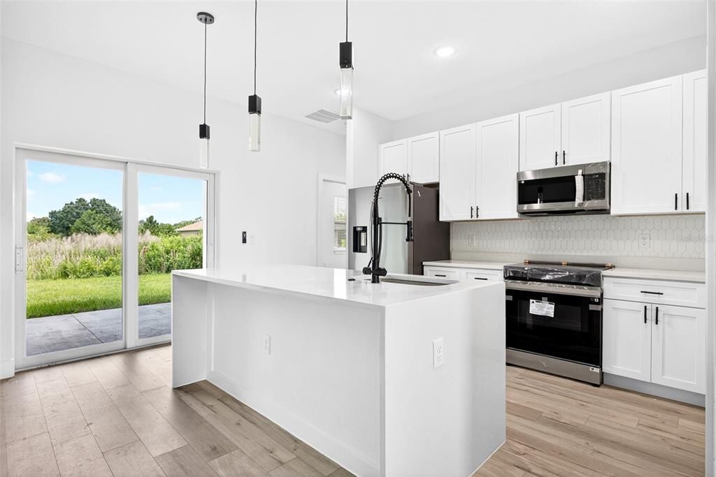 For Sale: $359,900 (4 beds, 3 baths, 1827 Square Feet)