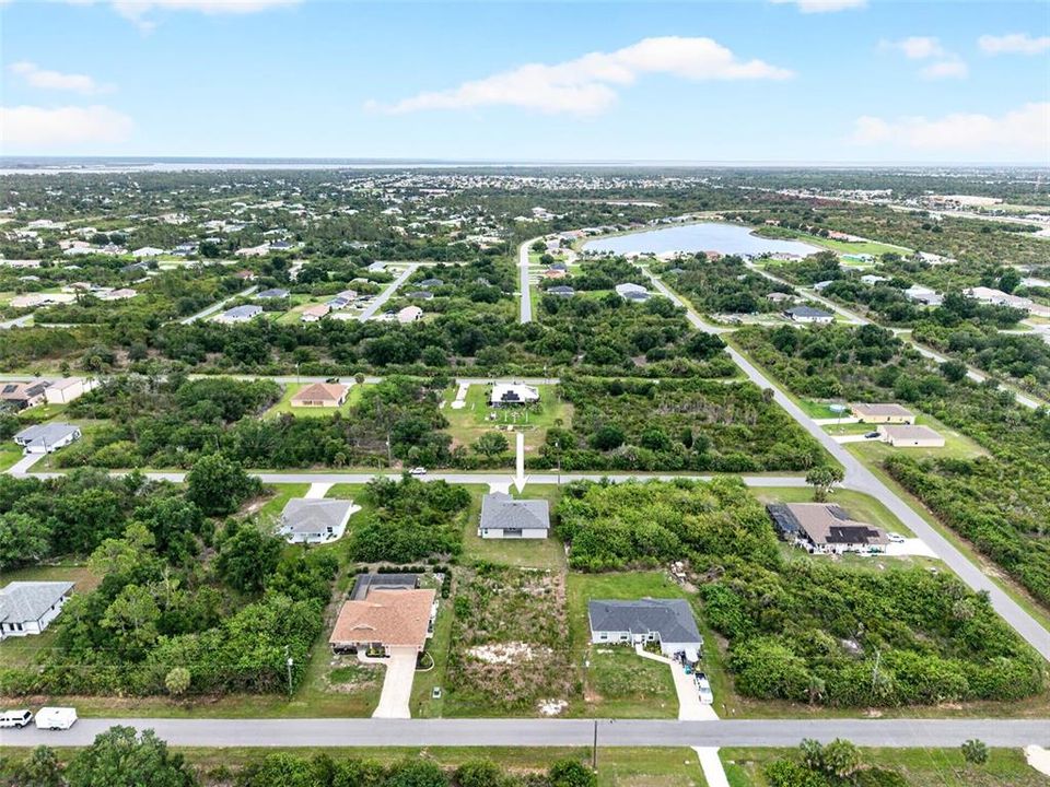 For Sale: $359,900 (4 beds, 3 baths, 1827 Square Feet)