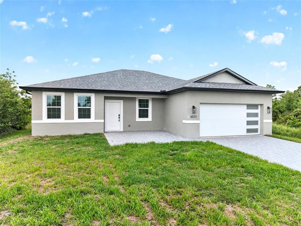 For Sale: $359,900 (4 beds, 3 baths, 1827 Square Feet)
