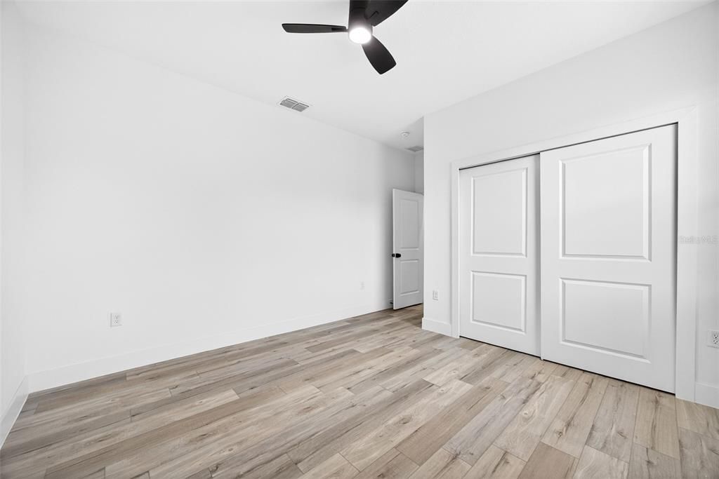 For Sale: $359,900 (4 beds, 3 baths, 1827 Square Feet)