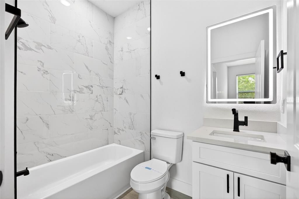 For Sale: $359,900 (4 beds, 3 baths, 1827 Square Feet)