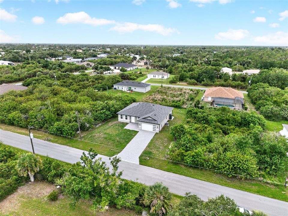 For Sale: $359,900 (4 beds, 3 baths, 1827 Square Feet)