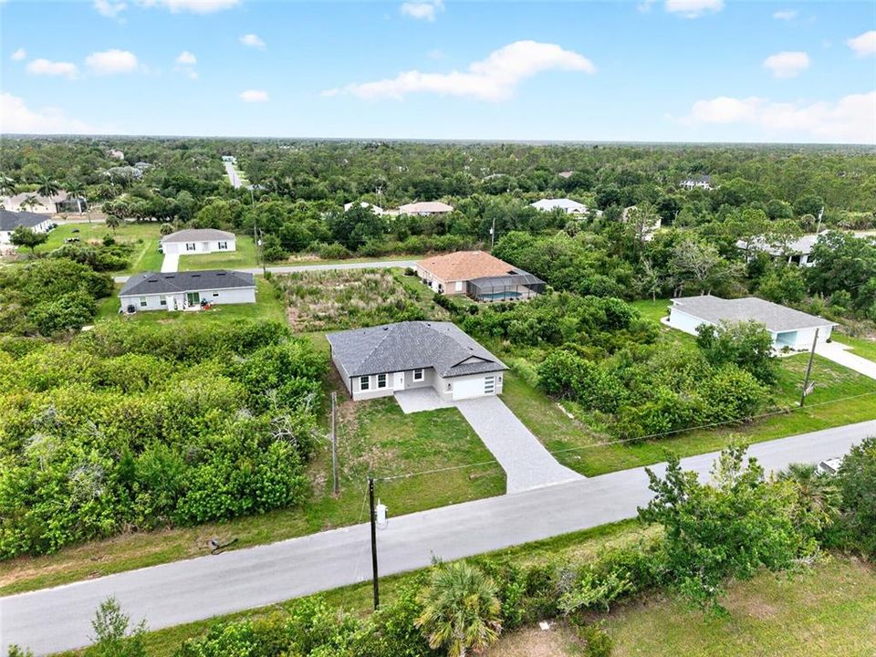 For Sale: $359,900 (4 beds, 3 baths, 1827 Square Feet)
