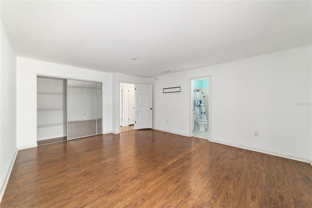 For Sale: $300,000 (3 beds, 2 baths, 1427 Square Feet)