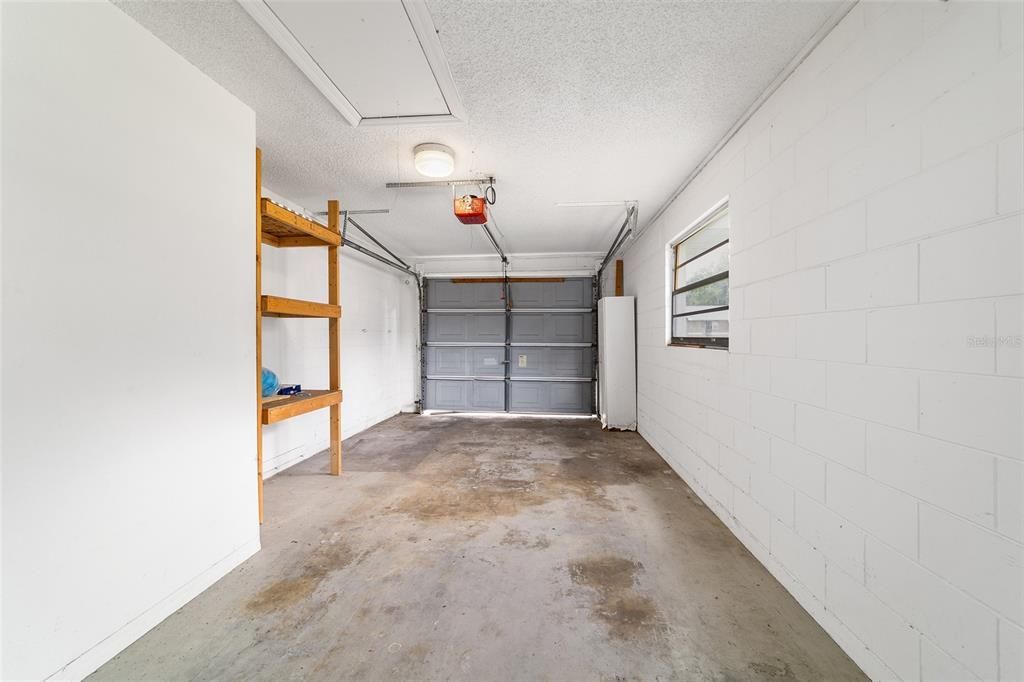 For Sale: $300,000 (3 beds, 2 baths, 1427 Square Feet)