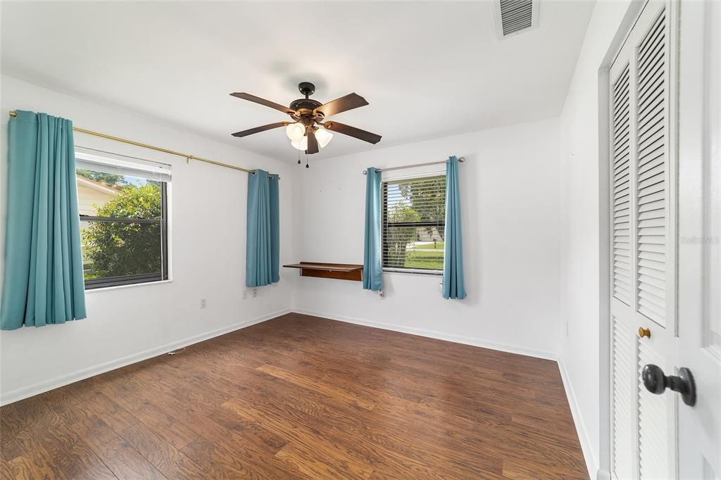 For Sale: $300,000 (3 beds, 2 baths, 1427 Square Feet)