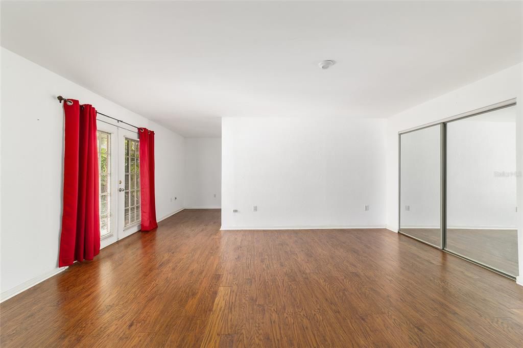 For Sale: $300,000 (3 beds, 2 baths, 1427 Square Feet)