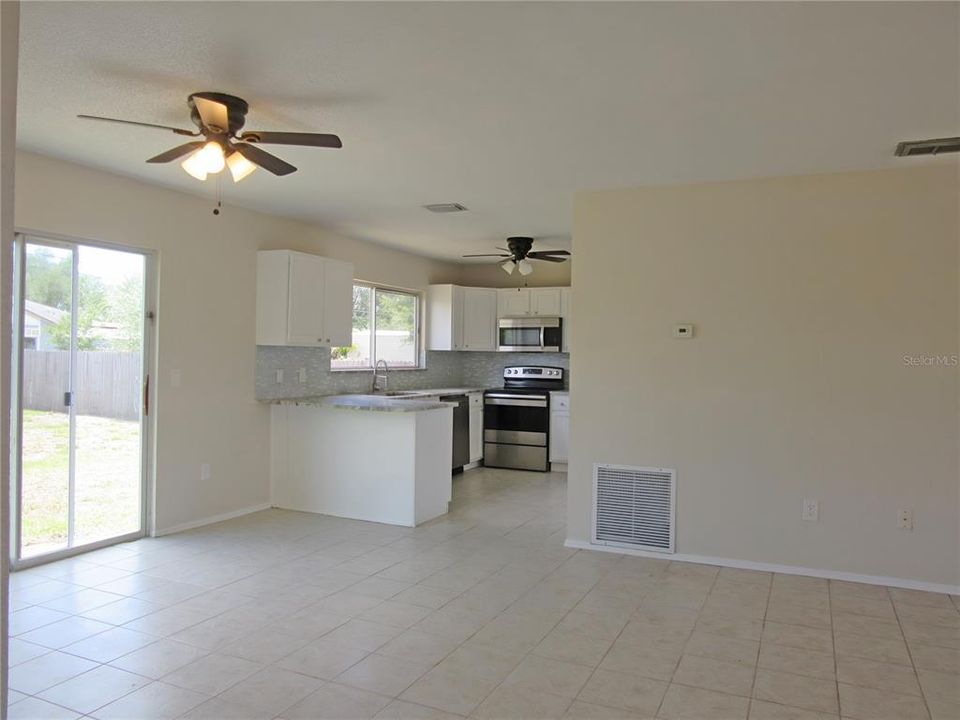 For Sale: $229,900 (3 beds, 2 baths, 1116 Square Feet)