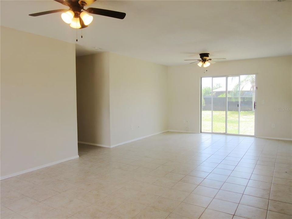 For Sale: $229,900 (3 beds, 2 baths, 1116 Square Feet)