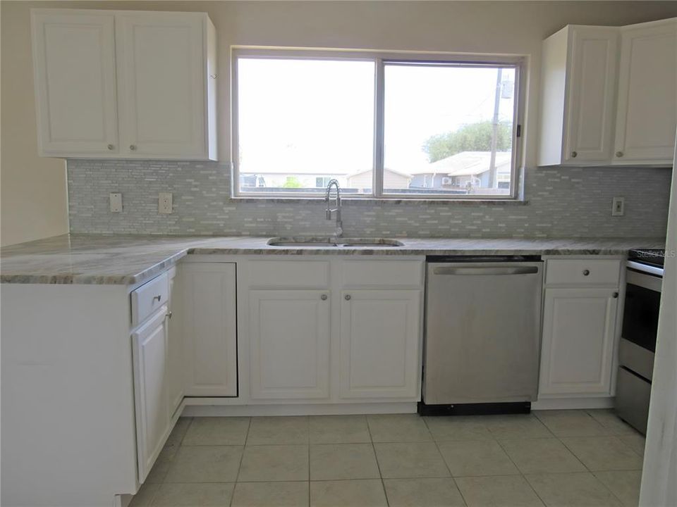 For Sale: $229,900 (3 beds, 2 baths, 1116 Square Feet)