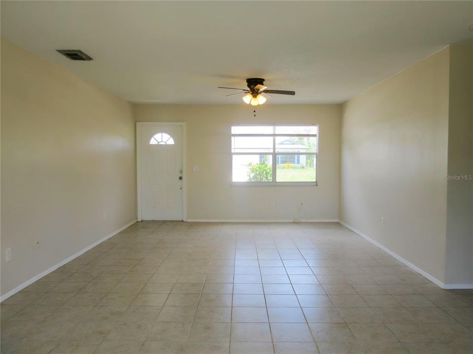 For Sale: $229,900 (3 beds, 2 baths, 1116 Square Feet)