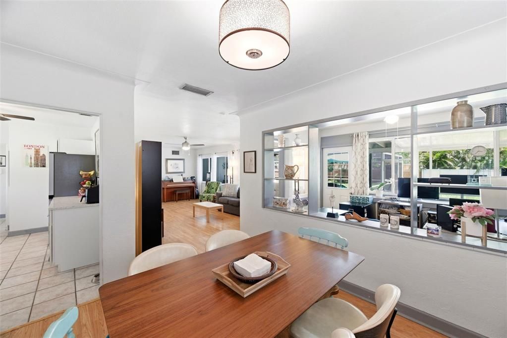 For Sale: $425,000 (2 beds, 1 baths, 1388 Square Feet)