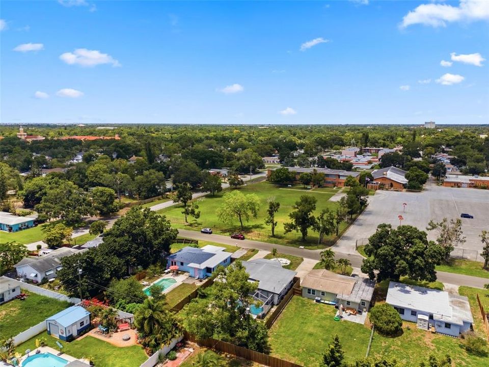 For Sale: $425,000 (2 beds, 1 baths, 1388 Square Feet)
