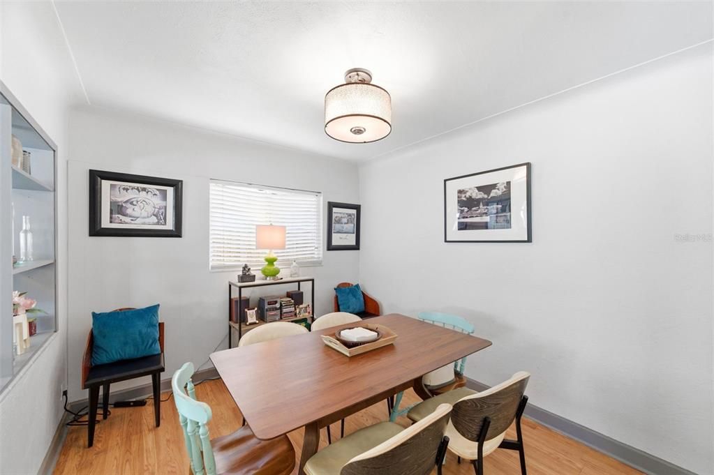For Sale: $425,000 (2 beds, 1 baths, 1388 Square Feet)