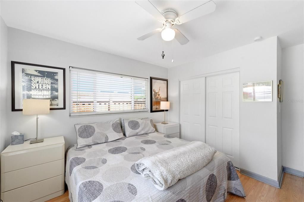 For Sale: $425,000 (2 beds, 1 baths, 1388 Square Feet)
