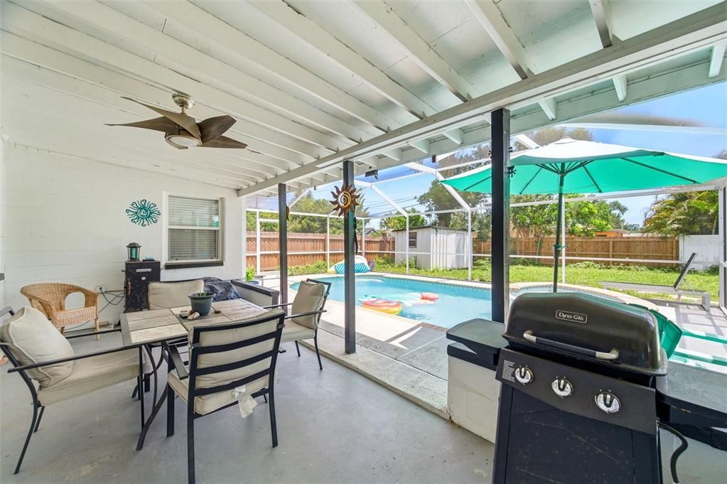 For Sale: $425,000 (2 beds, 1 baths, 1388 Square Feet)