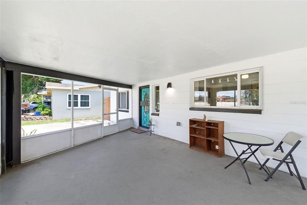 For Sale: $425,000 (2 beds, 1 baths, 1388 Square Feet)