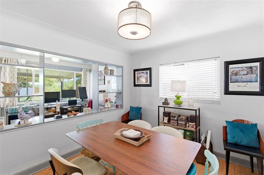 For Sale: $425,000 (2 beds, 1 baths, 1388 Square Feet)