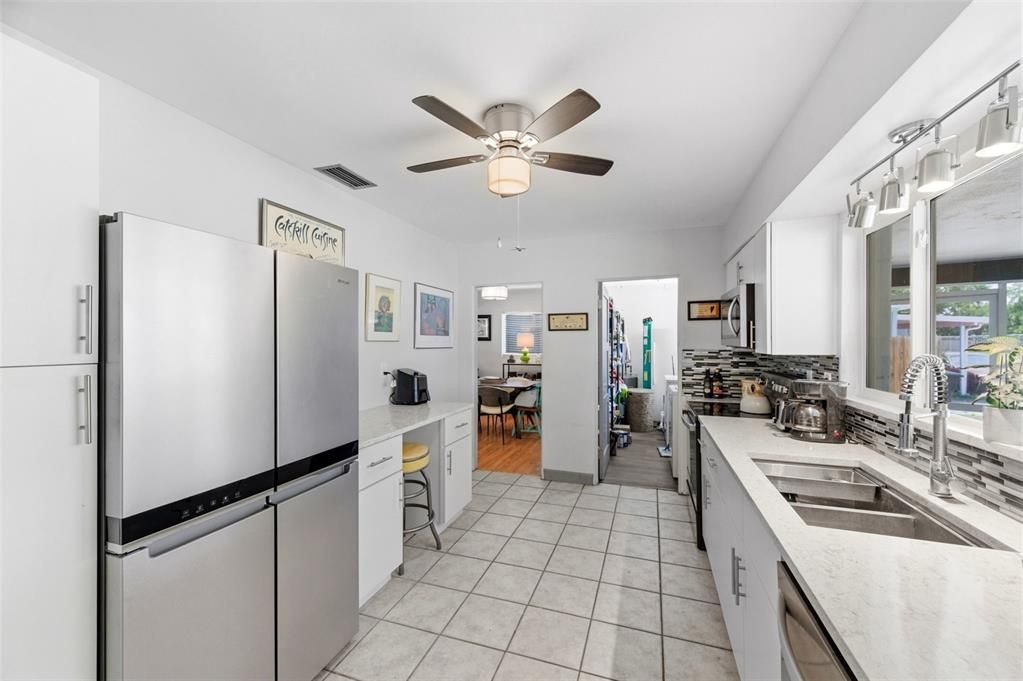 For Sale: $425,000 (2 beds, 1 baths, 1388 Square Feet)
