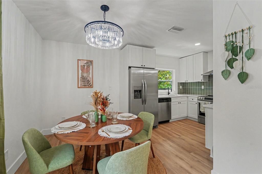For Sale: $475,000 (4 beds, 3 baths, 1901 Square Feet)