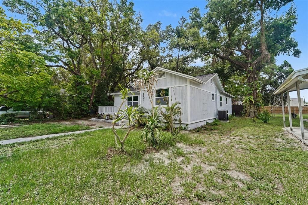 For Sale: $475,000 (4 beds, 3 baths, 1901 Square Feet)
