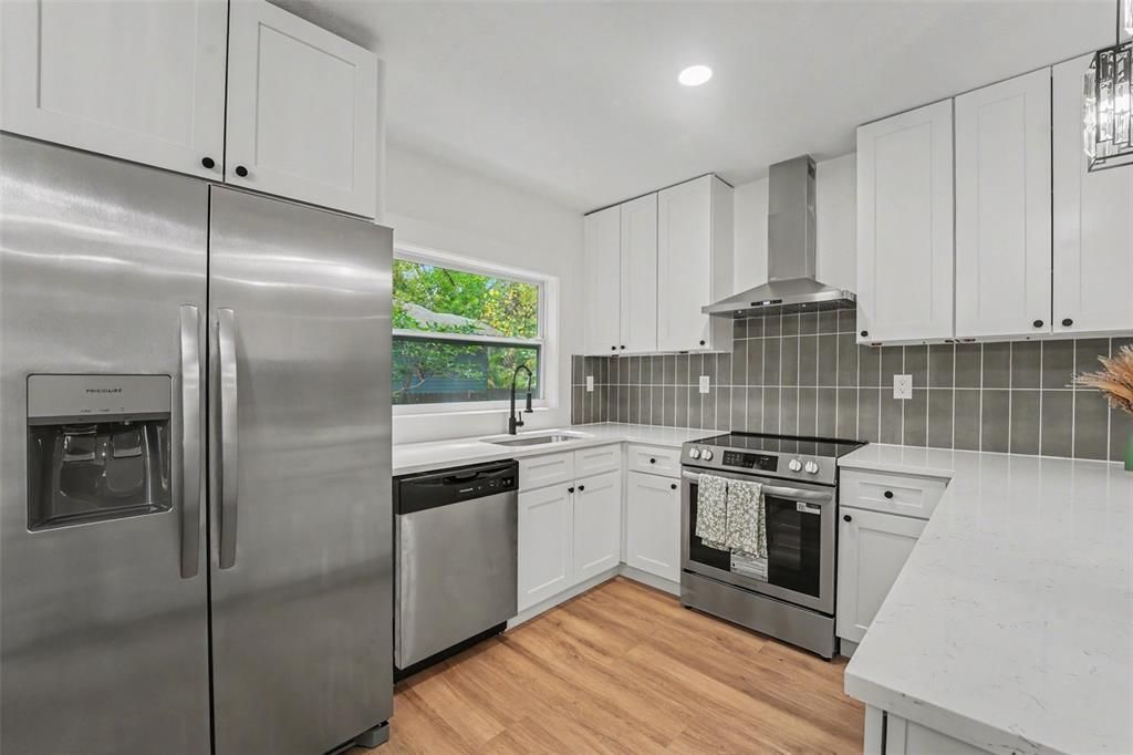 For Sale: $475,000 (4 beds, 3 baths, 1901 Square Feet)