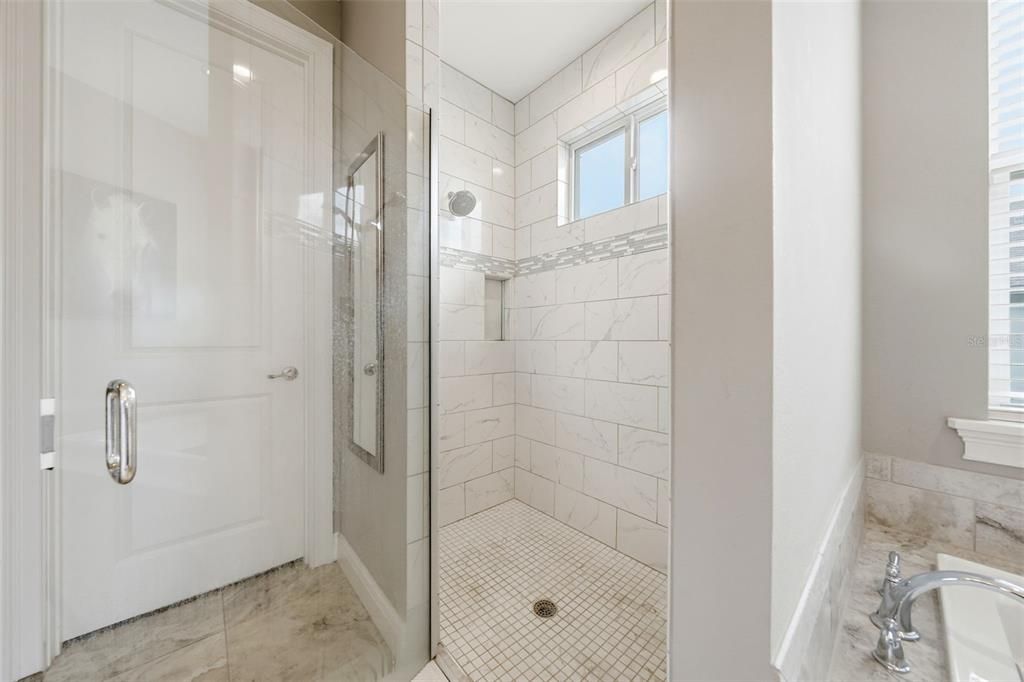 For Sale: $535,000 (4 beds, 2 baths, 2091 Square Feet)