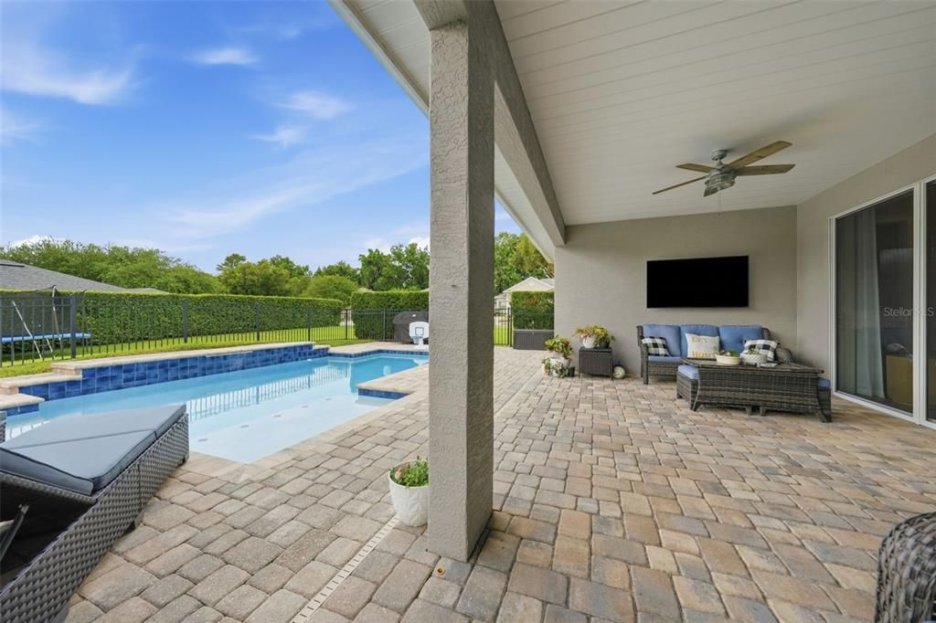 For Sale: $535,000 (4 beds, 2 baths, 2091 Square Feet)